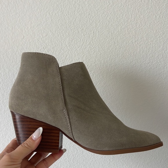 New Dolce Vita Tan Suede Ankle Booties Dolce Vita - Picture 4 of 14